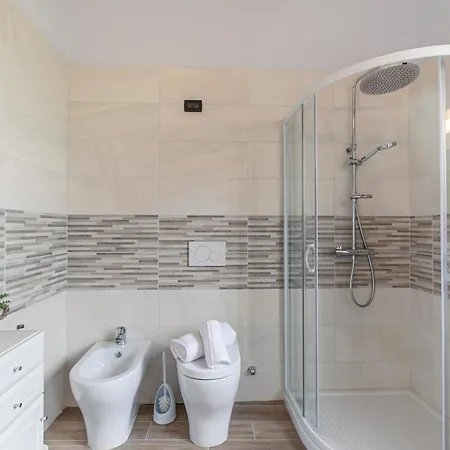 Holiday home La Dimora Dei Colori Private Garden Near Stresa - Happy Rentals *